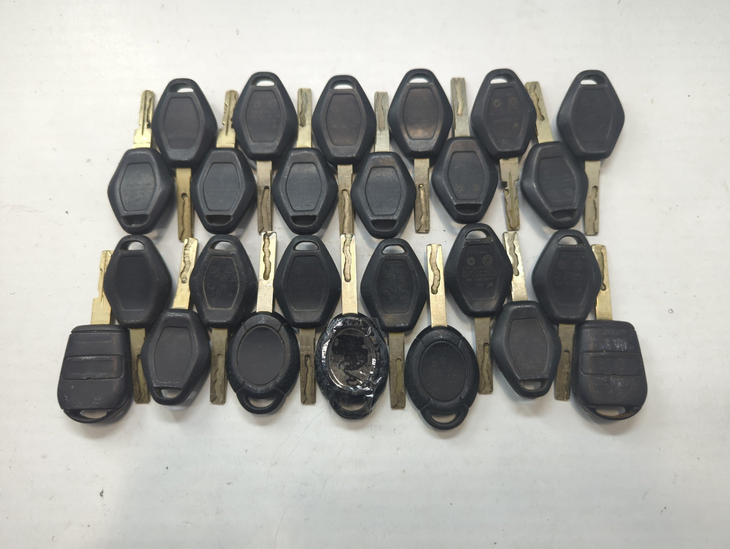 Lot of 25 Bmw Keyless Entry Remote Fob MIXED FCC IDS MIXED PART NUMBERS - Oemusedautoparts1.com