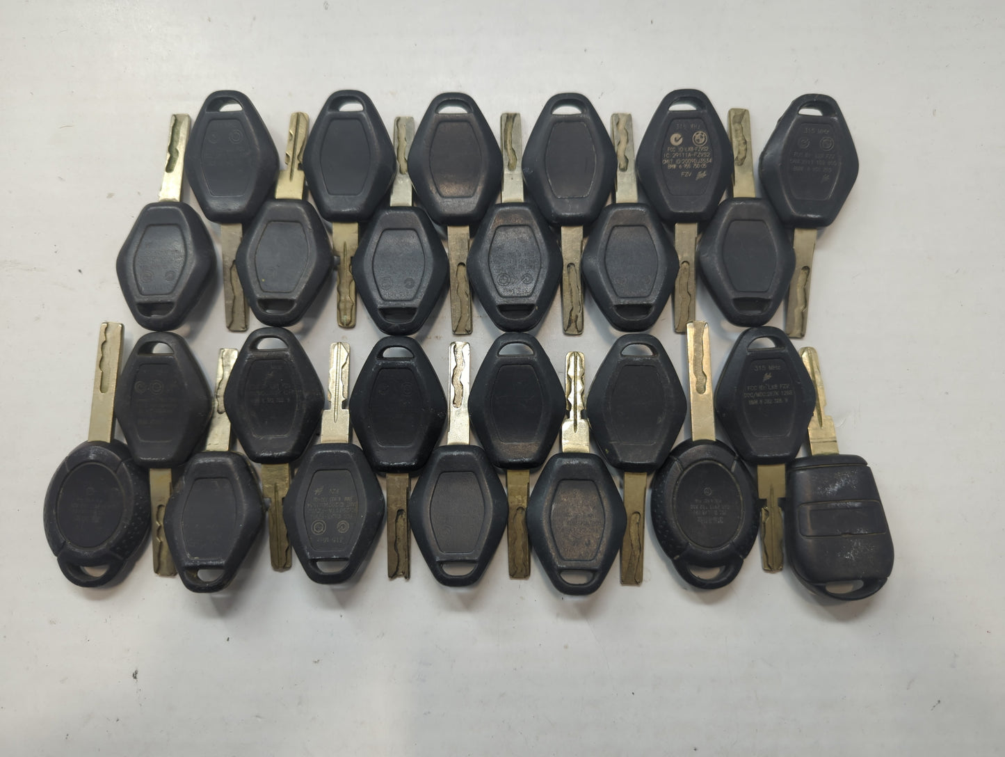 Lot of 25 Bmw Keyless Entry Remote Fob MIXED FCC IDS MIXED PART NUMBERS - Oemusedautoparts1.com