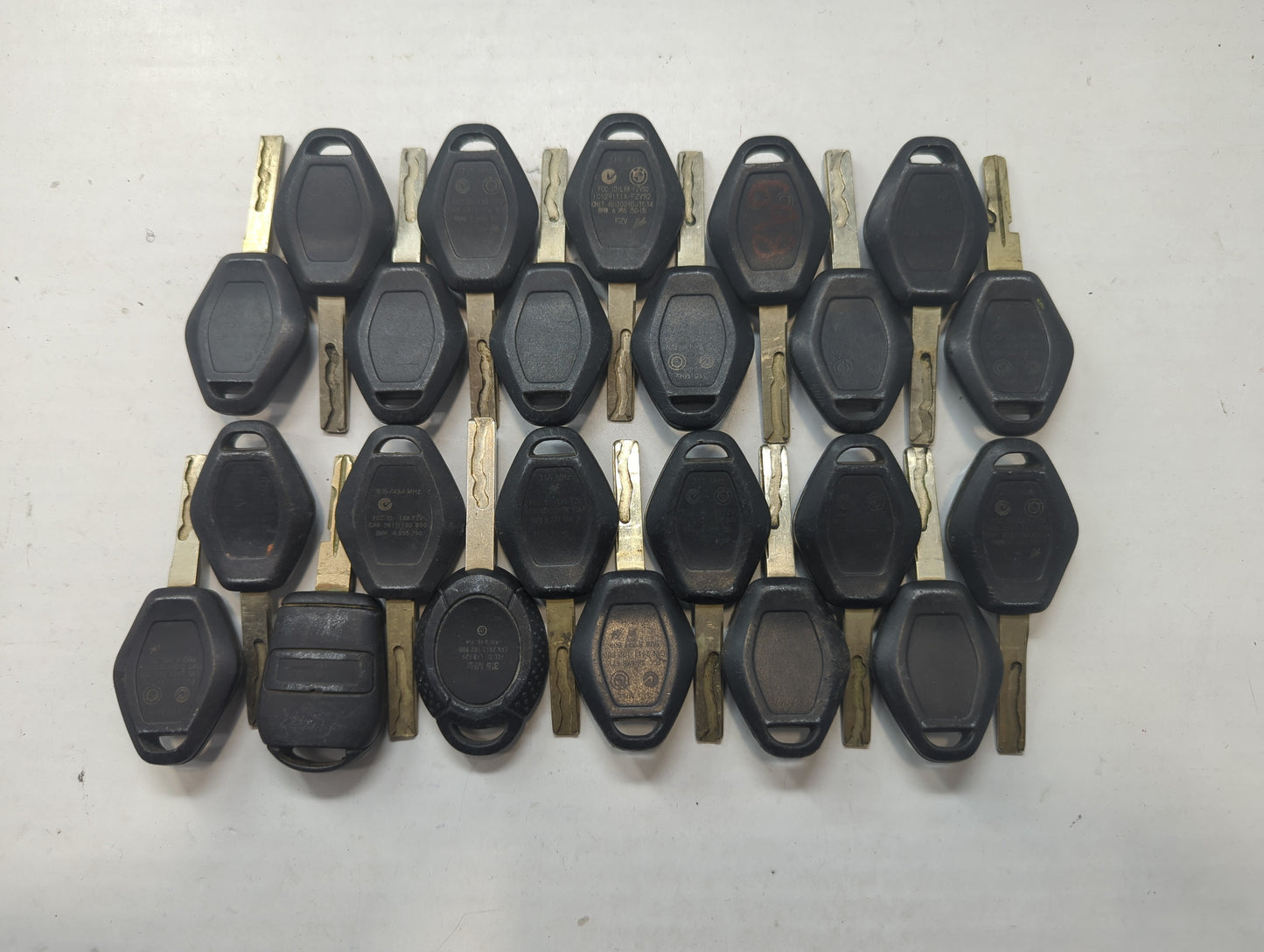 Lot of 25 Bmw Keyless Entry Remote Fob MIXED FCC IDS MIXED PART NUMBERS - Oemusedautoparts1.com