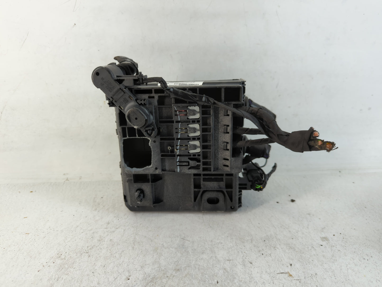 2019-2020 Ford Edge Fusebox Fuse Box Panel Relay Module P/N:G2GT14A075AA Fits Fits 2019 2020 OEM Used Auto Parts - Oemusedautoparts1.com