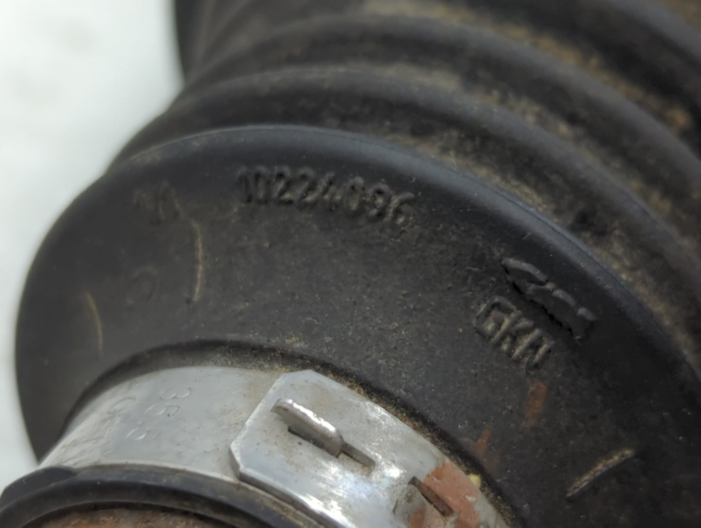 2013-2019 Ford Escape Axle Shaft Front Driver Cv C/v - Oemusedautoparts1.com