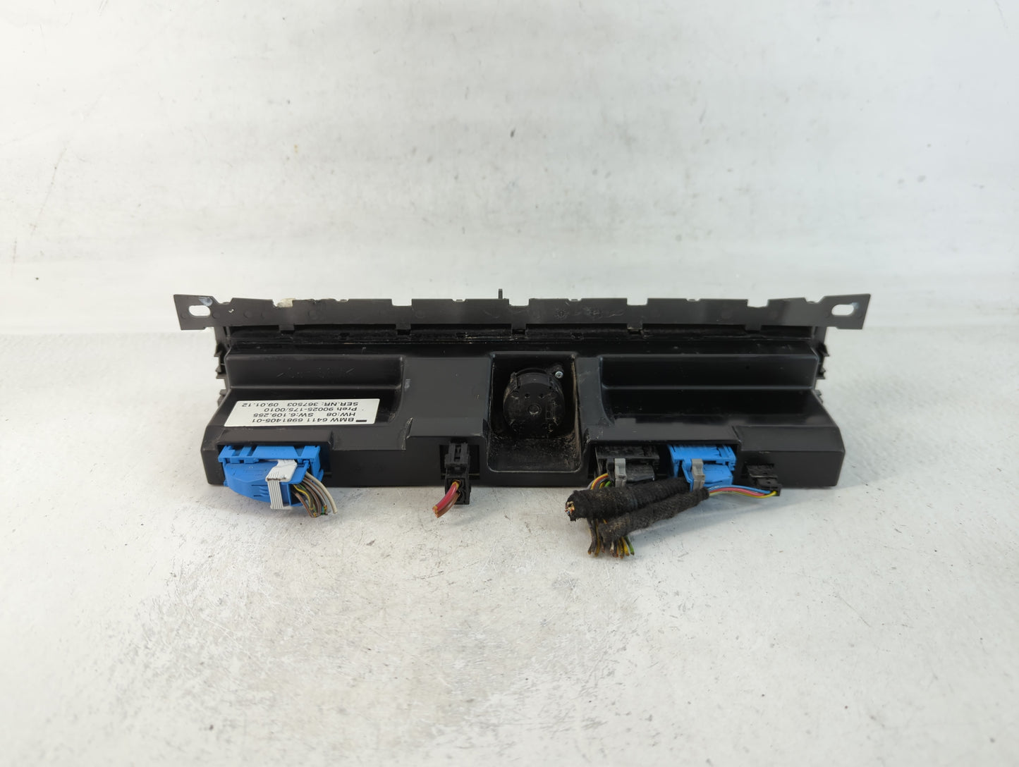 2016-2020 Kia Sedona Climate Control Module Temperature AC/Heater Replacement P/N:90025-175/0010 Fits OEM Used Auto Parts - Oemusedautoparts1.com