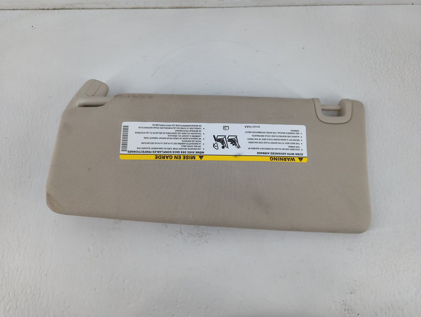 2016-2017 Chrysler 200 Sun Visor Shade Replacement Passenger Right Mirror Fits Fits 2016 2017 OEM Used Auto Parts - Oemusedautoparts1.com