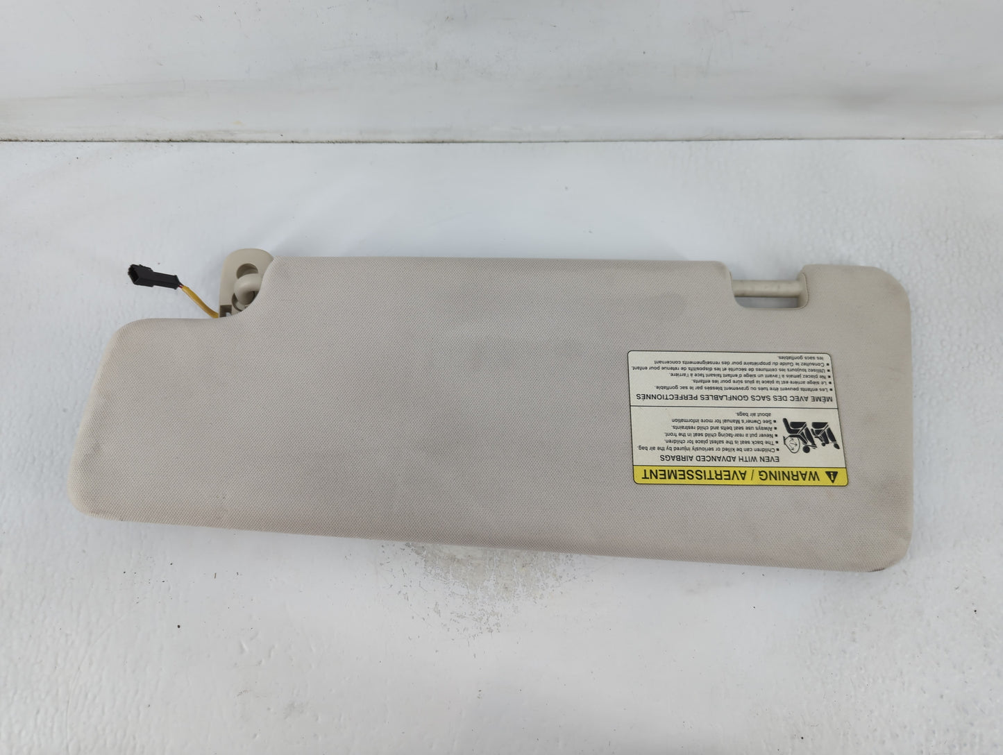 2010-2011 Land Rover Range Rover Sport Sun Visor Shade Replacement Passenger Right Mirror Fits Fits 2010 2011 OEM Used Auto Parts - Oemusedautoparts1.com