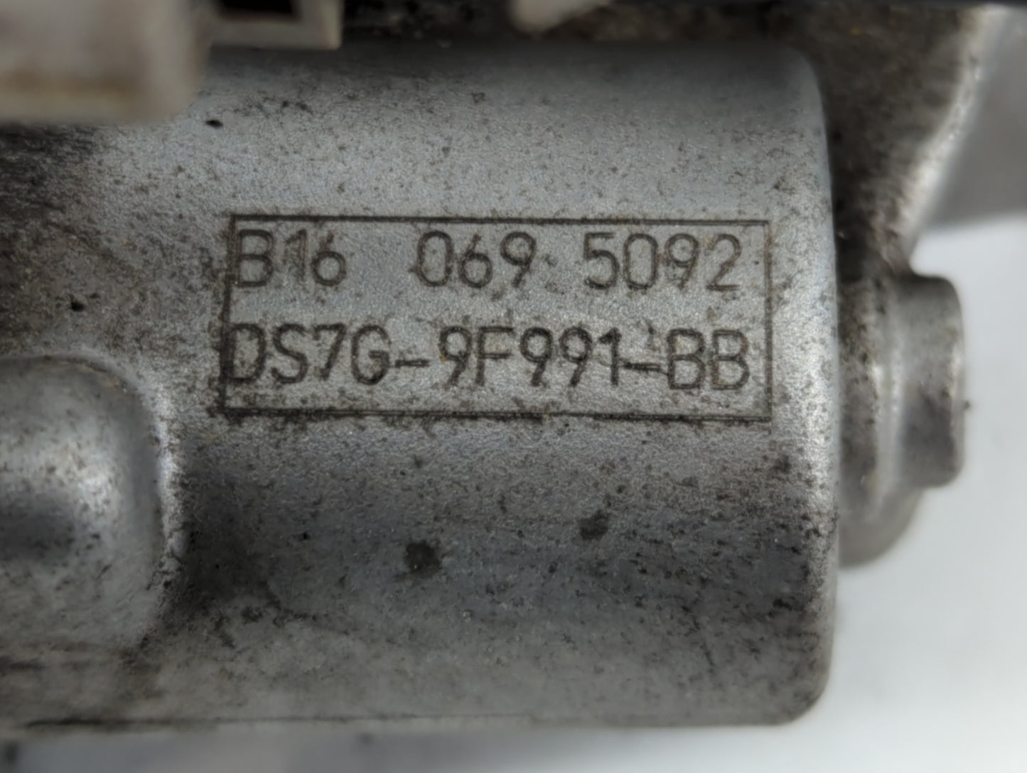 2014-2020 Ford Fusion Throttle Body P/N:B16 069 5092 DS7G-9F991-BB Fits Fits 2014 2015 2016 2017 2018 2019 2020 OEM Used Auto Parts - Oemusedautoparts1.com