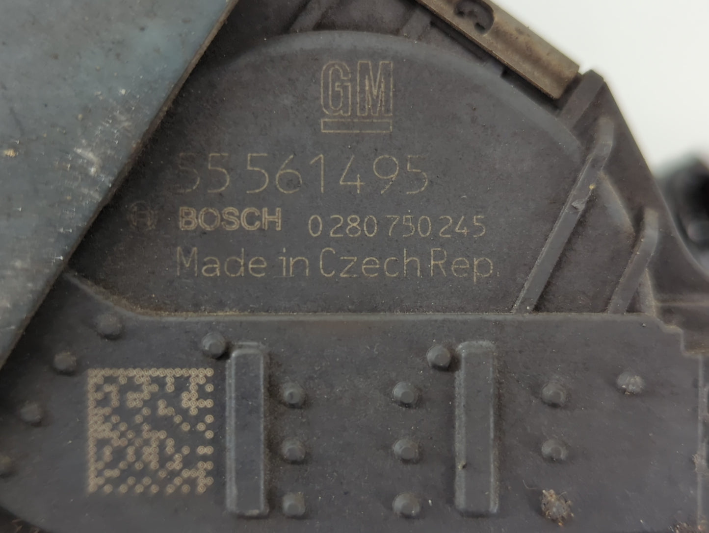 2014-2015 Chevrolet Cruze Throttle Body P/N:55 561495 Fits Fits 2014 2015 OEM Used Auto Parts - Oemusedautoparts1.com