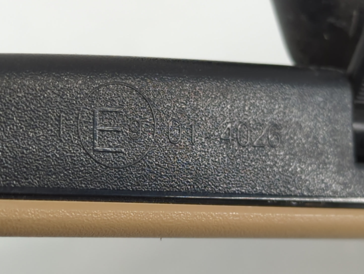 2005-2009 Volkswagen Jetta Interior Rear View Mirror Replacement OEM P/N:E9014026 Fits Fits 2005 2006 2007 2008 2009 OEM Used Auto Parts - Oemusedautoparts1.com