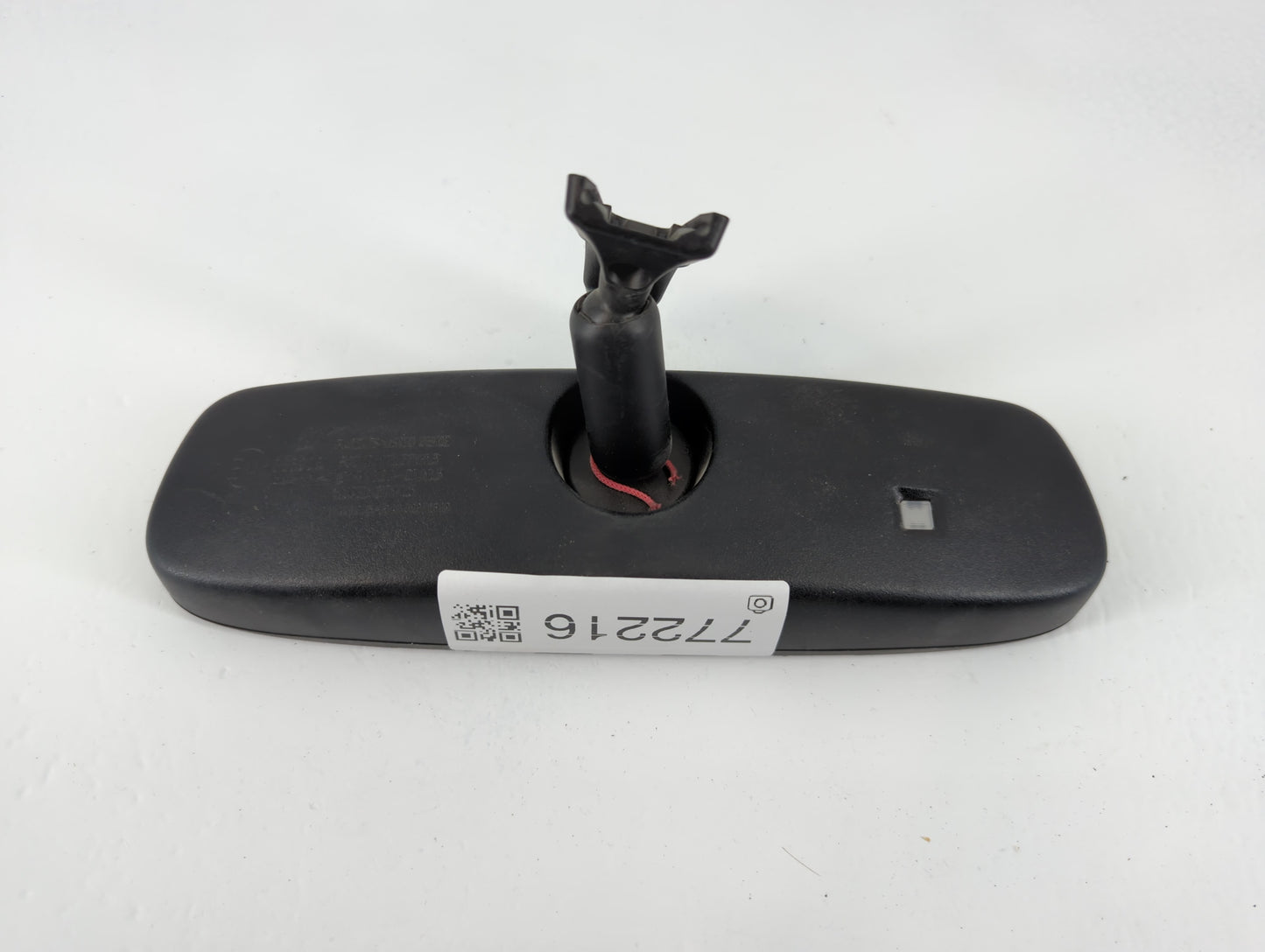 2009-2016 Hyundai Genesis Interior Rear View Mirror Replacement OEM P/N:E11026006 Fits OEM Used Auto Parts - Oemusedautoparts1.com
