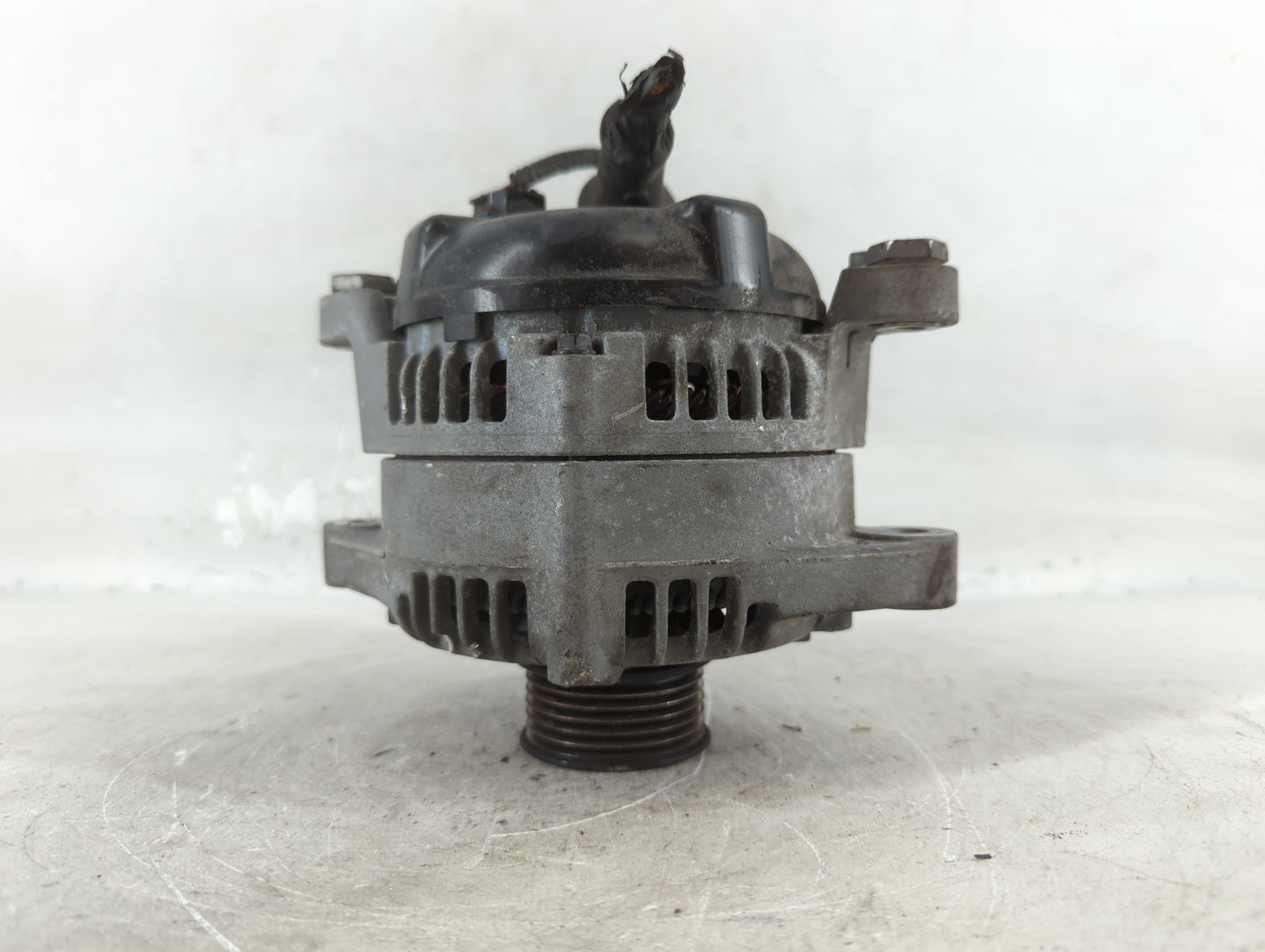 2019-2020 Hyundai Santa Fe Alternator Replacement Generator Charging Assembly Engine OEM P/N:TN104211-8790 37300-2G061 Fits OEM Used Auto Parts - Oemusedautoparts1.com