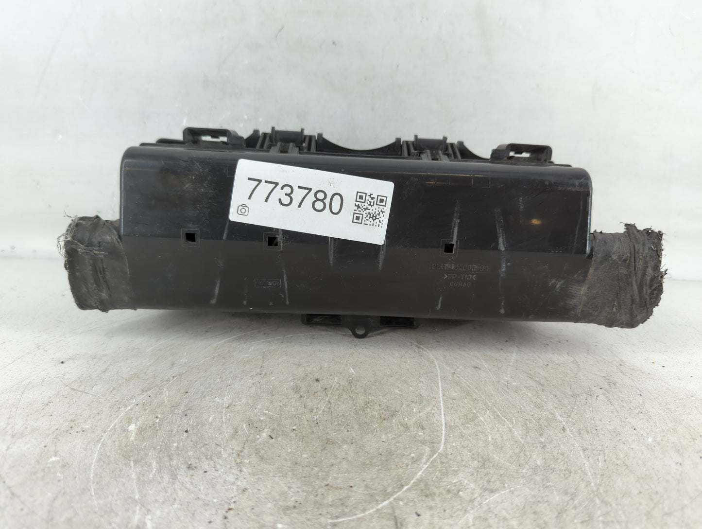 2010 Lincoln Navigator Fusebox Fuse Box Panel Relay Module P/N:9L1T-14A003-BA Fits OEM Used Auto Parts - Oemusedautoparts1.com