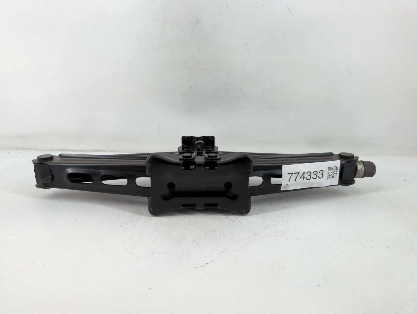 2017 Ford Edge Spare Scissor Car Jack - Oemusedautoparts1.com