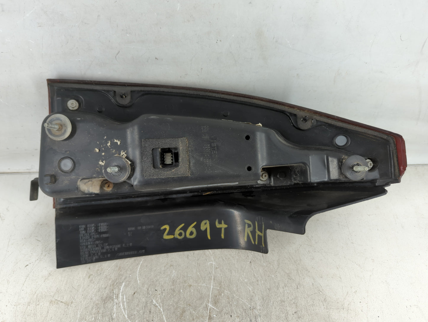 2008-2014 Cadillac Cts Rear Center Lid Brake Light Tail Light P/N:25902144 Fits Fits 2008 2009 2010 2011 2012 2013 2014 OEM Used Auto Parts - Oemusedautoparts1.com