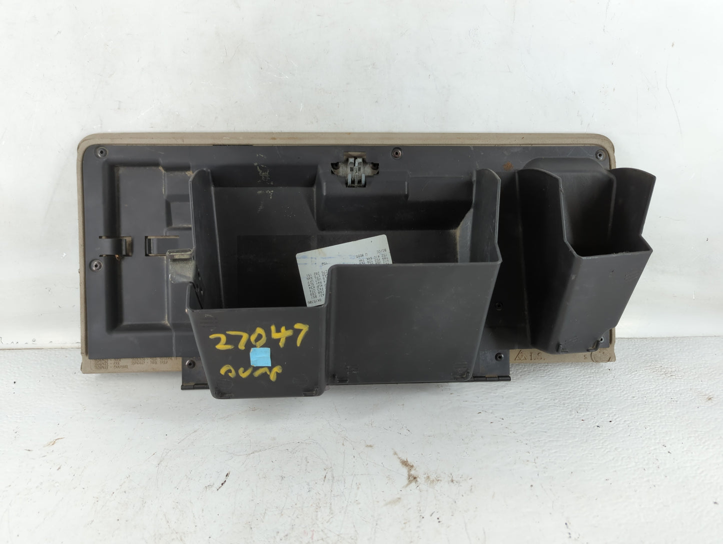 2002 Cadillac Escalade Passenger Glove Box Door Storage Compartment - Oemusedautoparts1.com