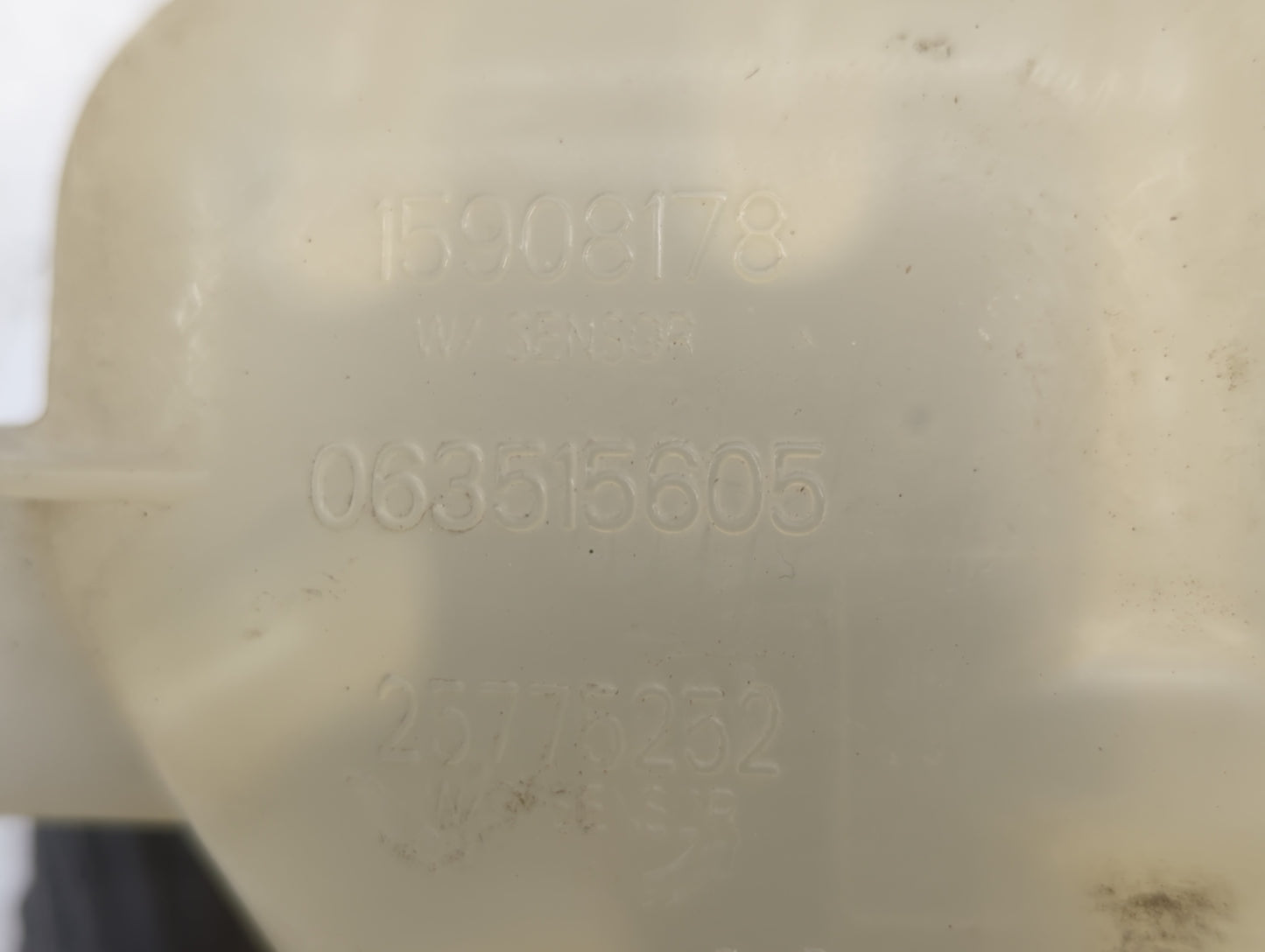 2007 Chevrolet Malibu Radiator Coolant Overflow Expansion Tank Bottle - Oemusedautoparts1.com