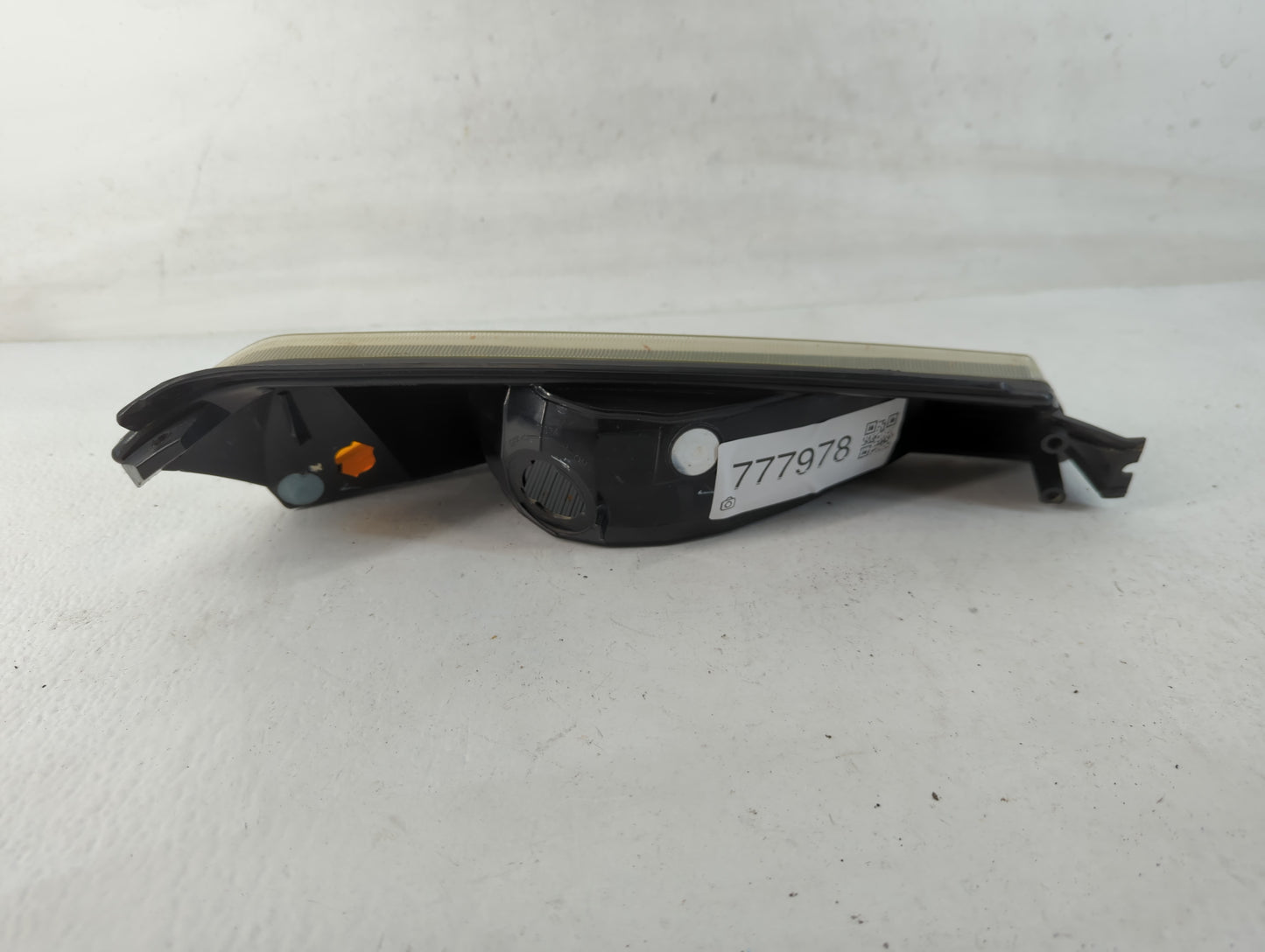 2003 Chevrolet Avalanche 1500 Driver Left Oem Head Light Headlight Lamp - Oemusedautoparts1.com