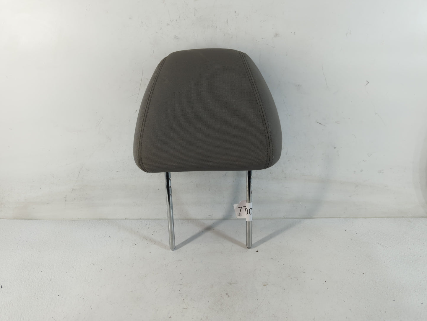 2011-2012 Chevrolet Malibu Headrest Head Rest Front Driver Passenger Seat Fits Fits 2011 2012 OEM Used Auto Parts - Oemusedautoparts1.com