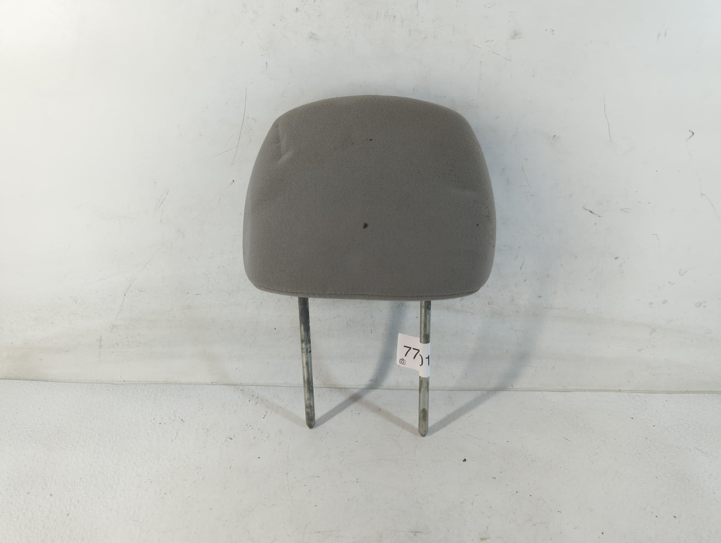 2008 Pontiac G5 Headrest Head Rest Rear Center Seat Fits OEM Used Auto Parts - Oemusedautoparts1.com