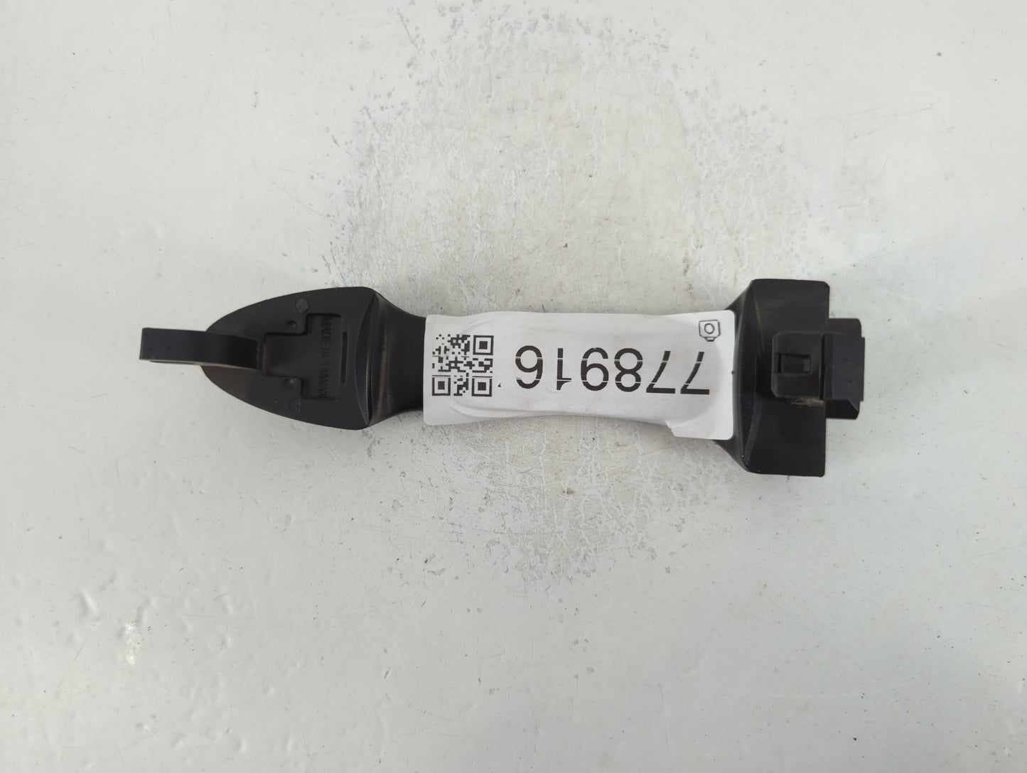 2007 Ford Focus Drivers Side Inside Front Door Handle Oem - Oemusedautoparts1.com