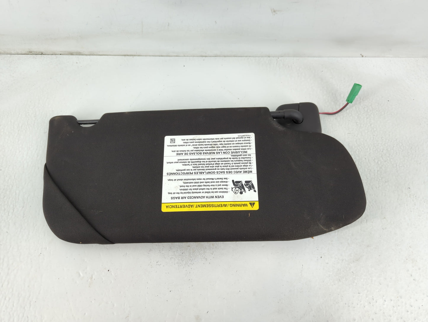 2013-2019 Ford Taurus Sun Visor Shade Replacement Driver Left Mirror Fits Fits 2013 2014 2015 2016 2017 2018 2019 OEM Used Auto Parts - Oemusedautoparts1.com