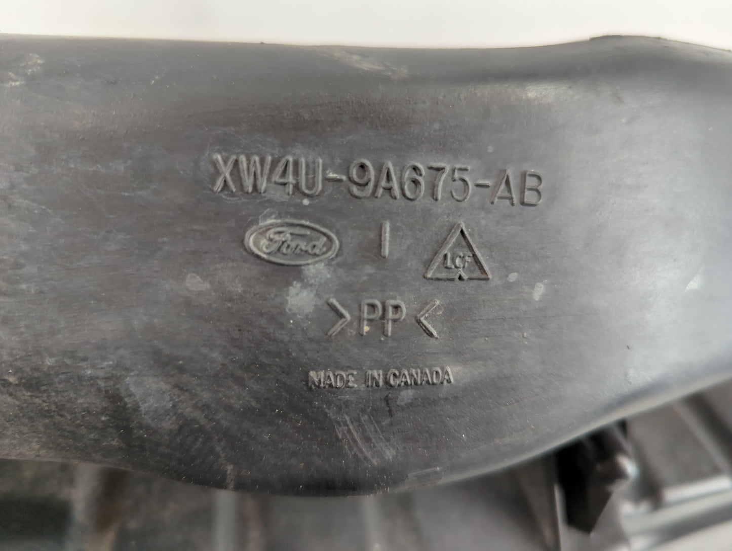 2000 Lincoln Ls Air Cleaner Intake-duct Hose Tube - Oemusedautoparts1.com