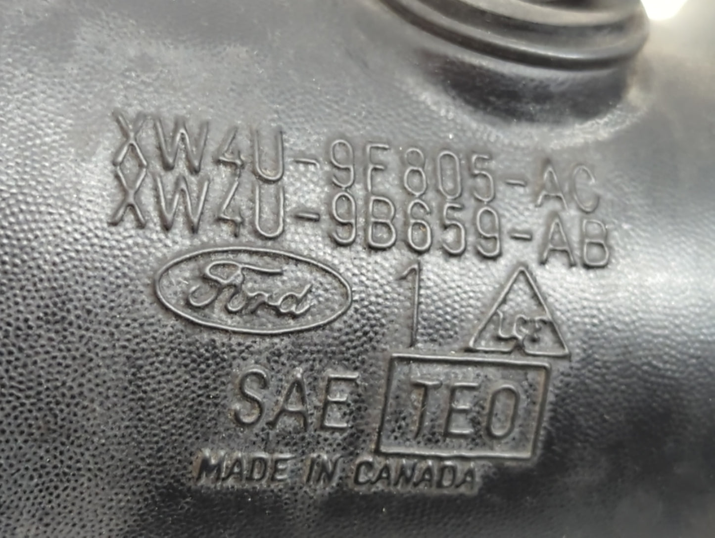 2002 Lincoln Ls Air Cleaner Intake Duct Hose Tube - Oemusedautoparts1.com