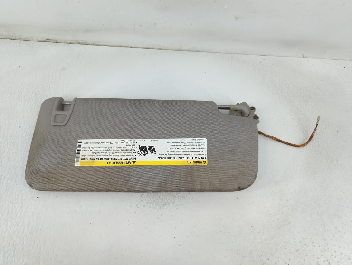 2010-2017 Chevrolet Equinox Sun Visor Shade Replacement Passenger Right Mirror Fits Fits 2010 2011 2012 2013 2014 2015 2016 2017 OEM Used Auto Parts - Oemusedautoparts1.com