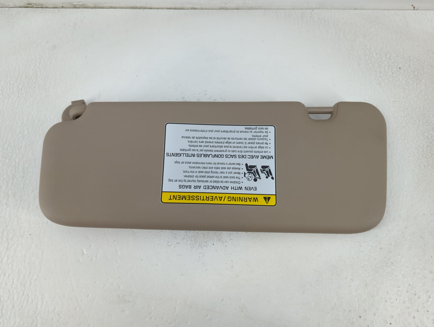 2017-2020 Hyundai Elantra Sun Visor Shade Replacement Passenger Right Mirror Fits Fits 2017 2018 2019 2020 OEM Used Auto Parts - Oemusedautoparts1.com