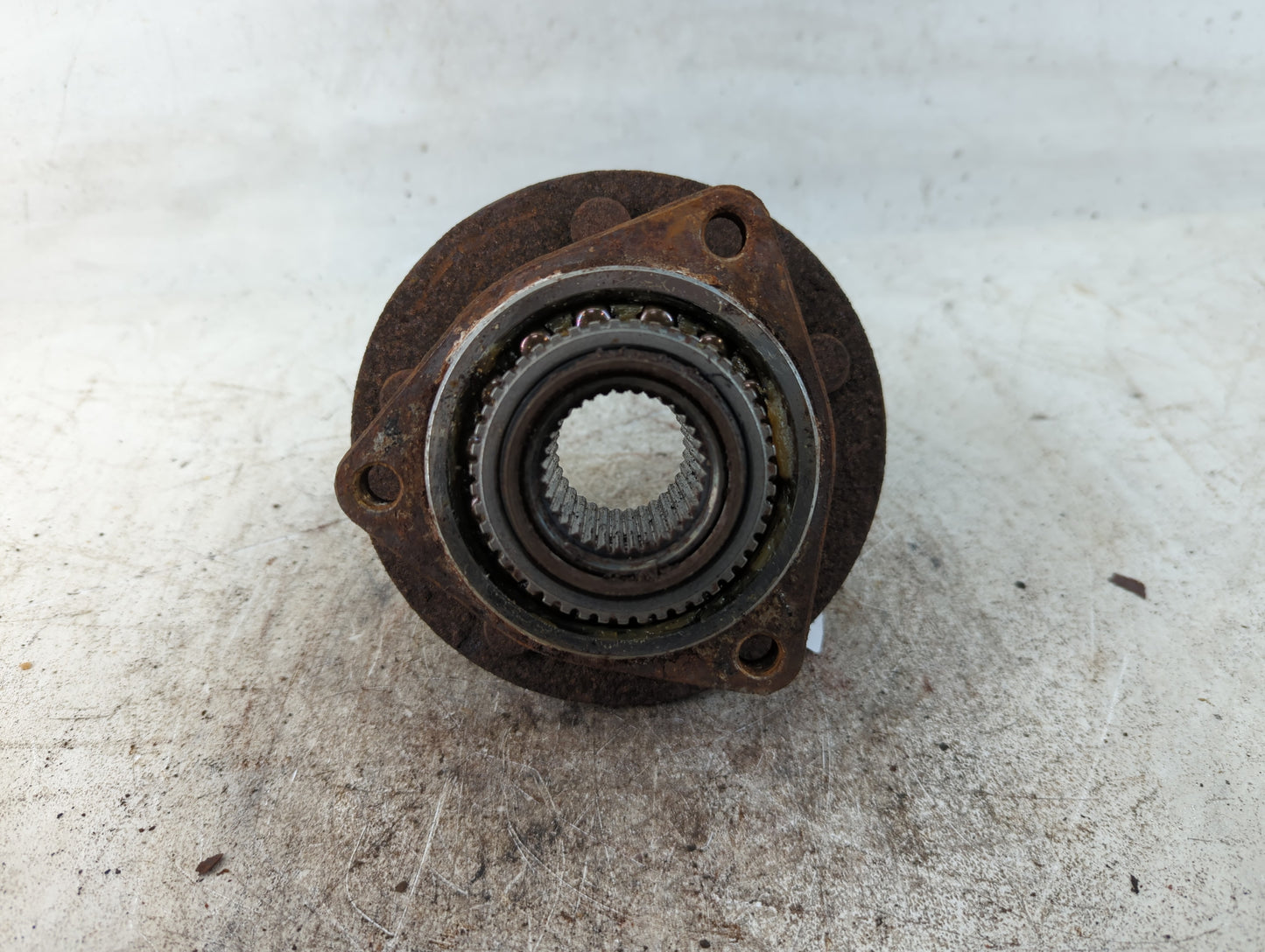 2006-2011 Buick Lucerne Driver Front Wheel Hub Oem - Oemusedautoparts1.com