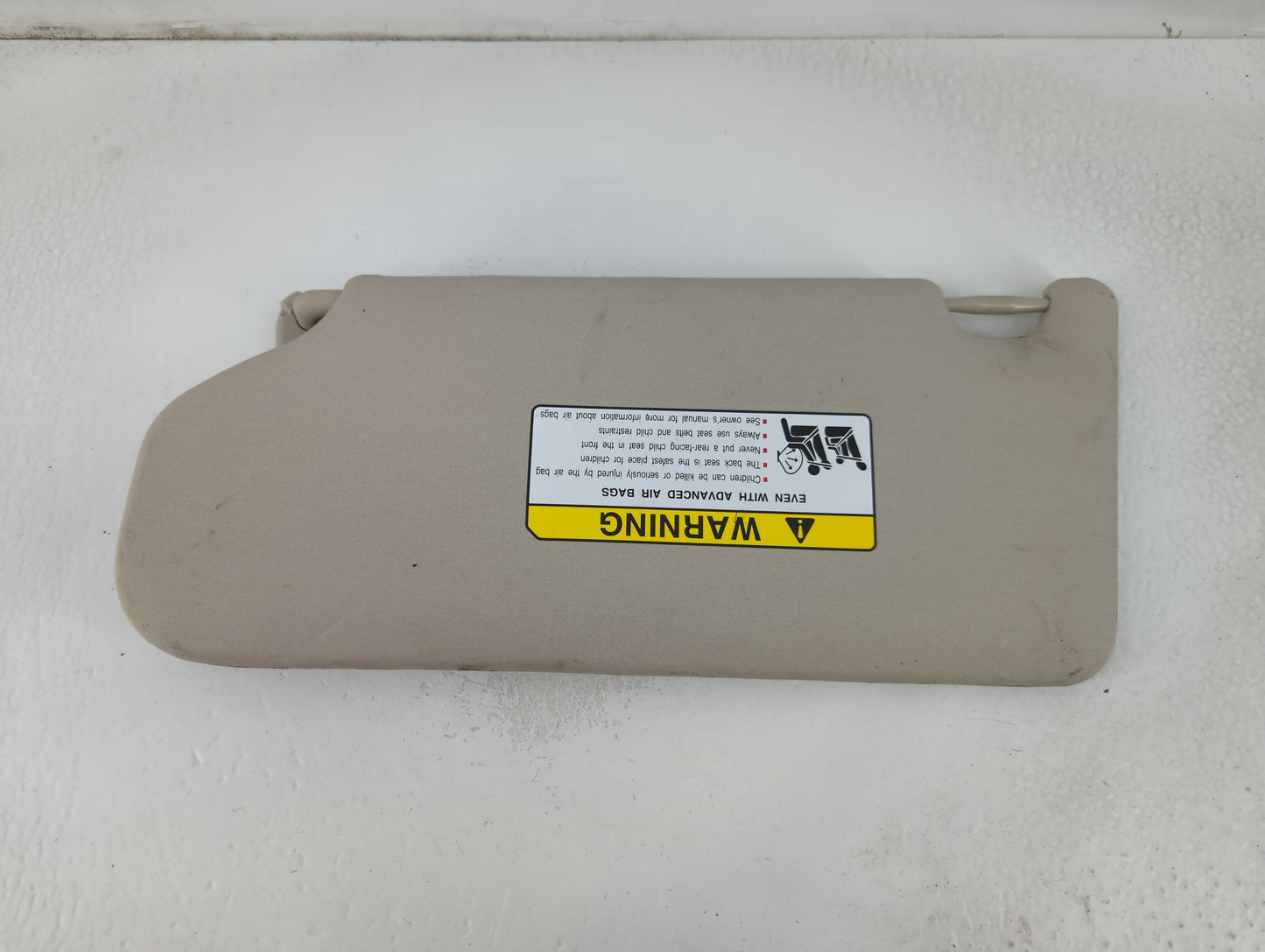 2016 Mitsubishi Outlander Sun Visor Shade Replacement Passenger Right Mirror Fits OEM Used Auto Parts - Oemusedautoparts1.com