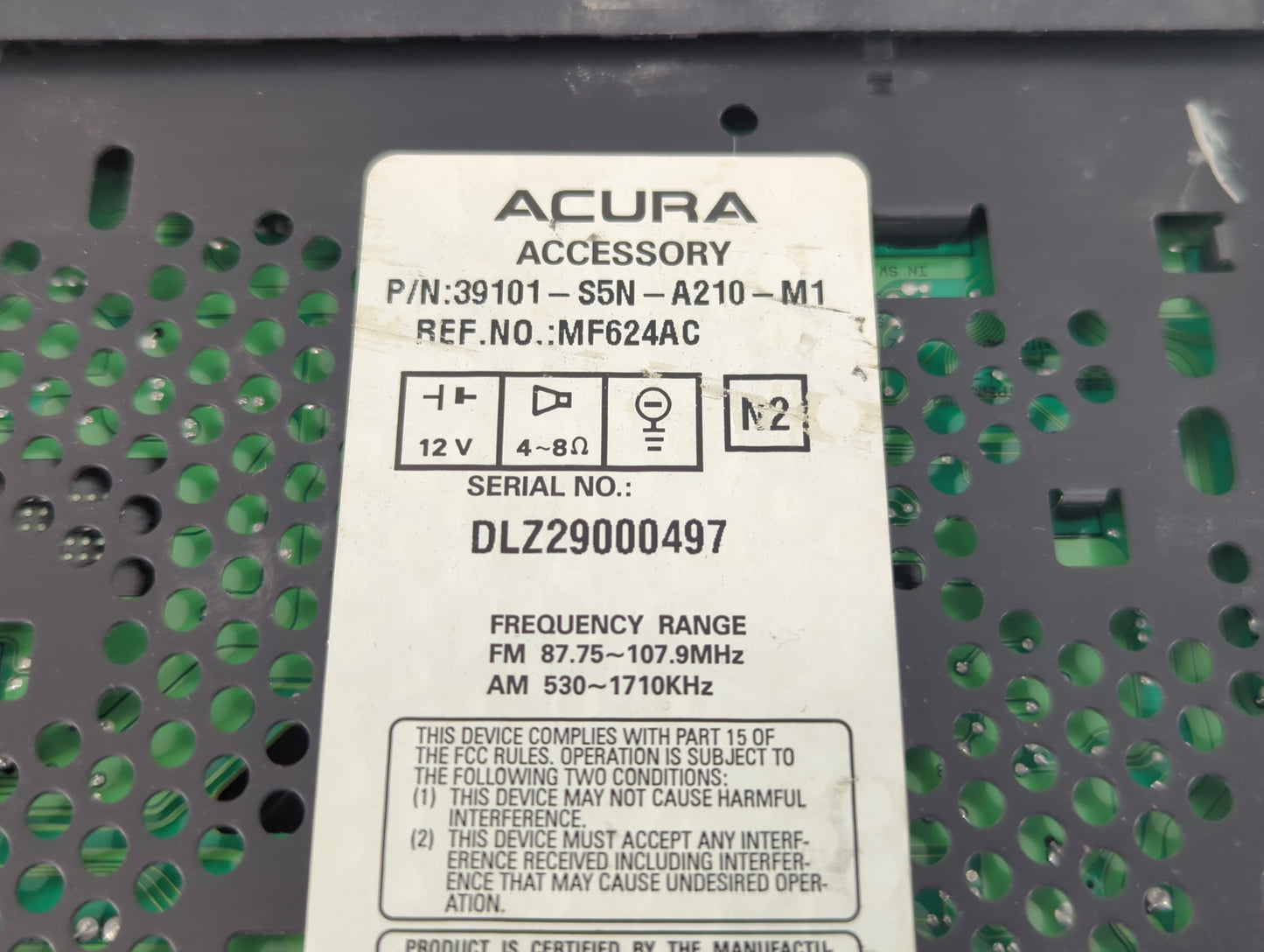 2004-2005 Acura El Radio AM FM Cd Player Receiver Replacement P/N:39101-S5N-A210-M1 Fits Fits 2004 2005 OEM Used Auto Parts - Oemusedautoparts1.com