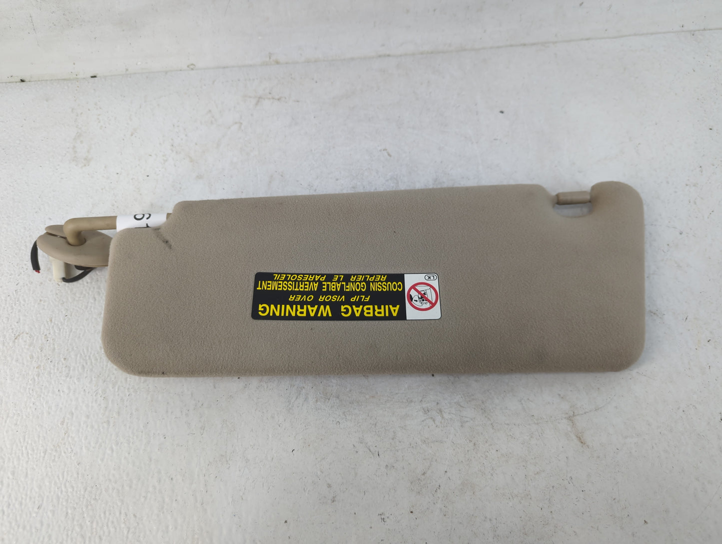 2002-2003 Lexus Es300 Sun Visor Shade Replacement Driver Left Mirror Fits Fits 2002 2003 OEM Used Auto Parts - Oemusedautoparts1.com