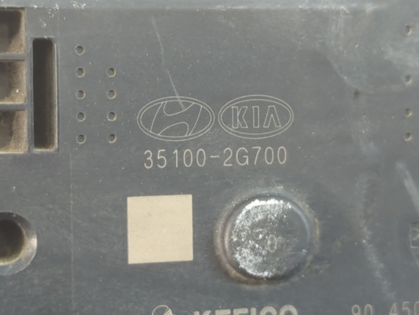 2011-2014 Hyundai Sonata Throttle Body P/N:35100-2G700 Fits Fits 2011 2012 2013 2014 2015 2016 OEM Used Auto Parts - Oemusedautoparts1.com