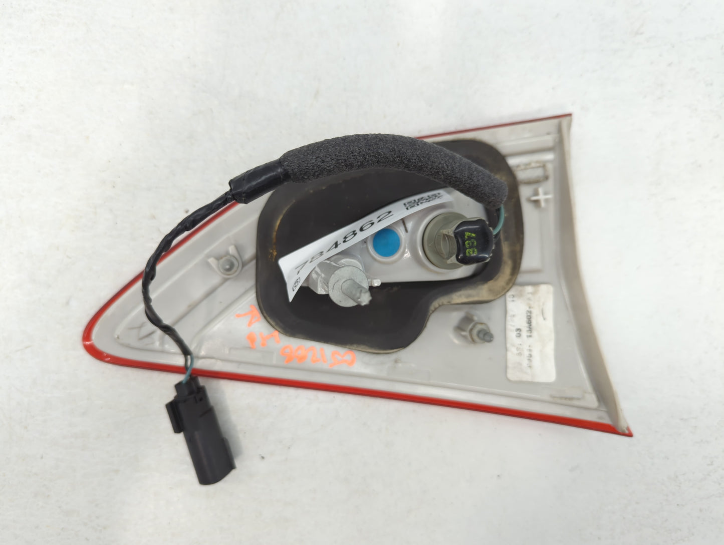 2013-2016 Ford Escape Tail Light Assembly Passenger Right OEM P/N:CJ54-13A602-A Fits Fits 2013 2014 2015 2016 OEM Used Auto Parts - Oemusedautoparts1.com