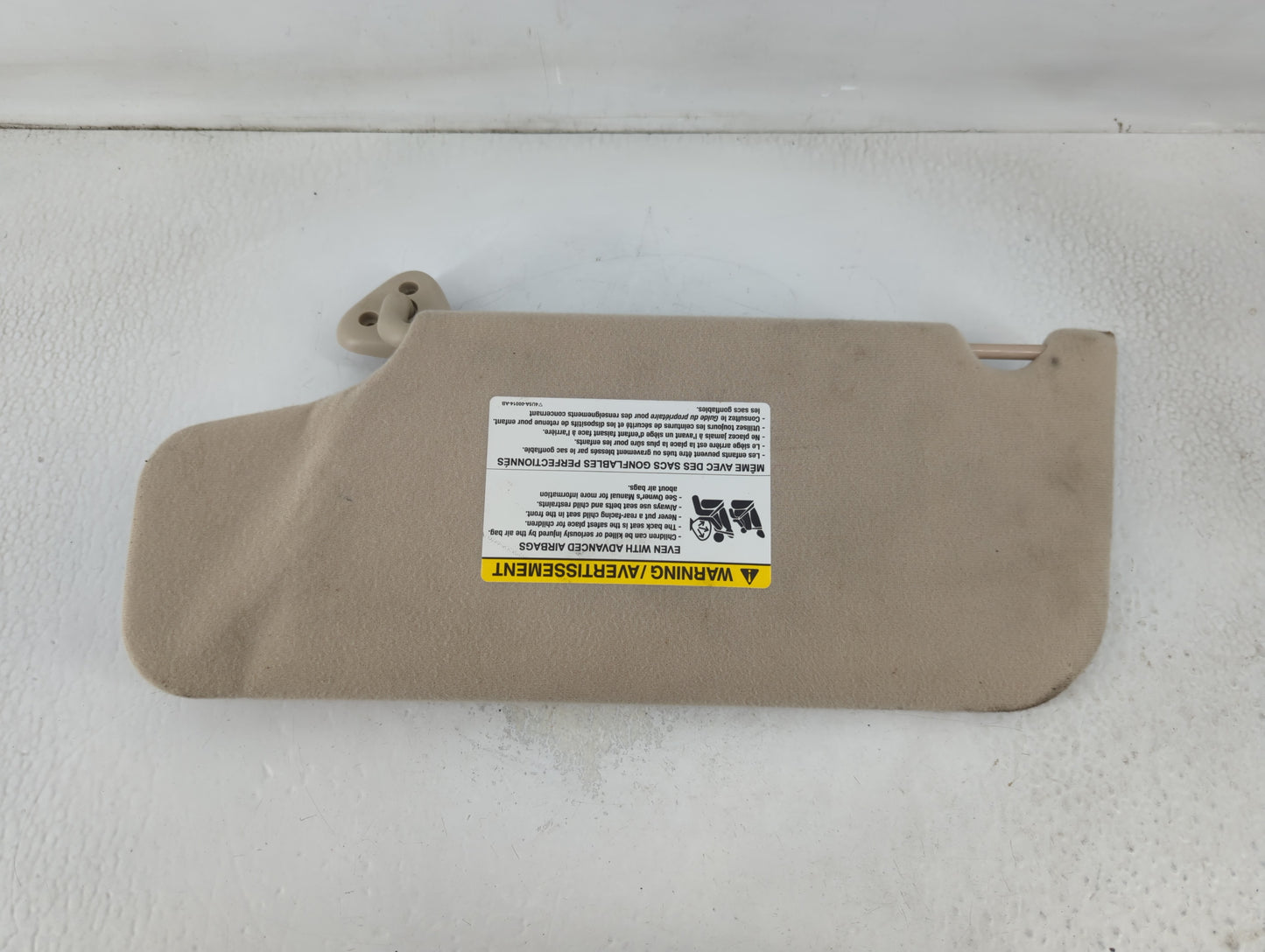 2005-2007 Mercury Montego Sun Visor Shade Replacement Passenger Right Mirror Fits Fits 2005 2006 2007 OEM Used Auto Parts - Oemusedautoparts1.com