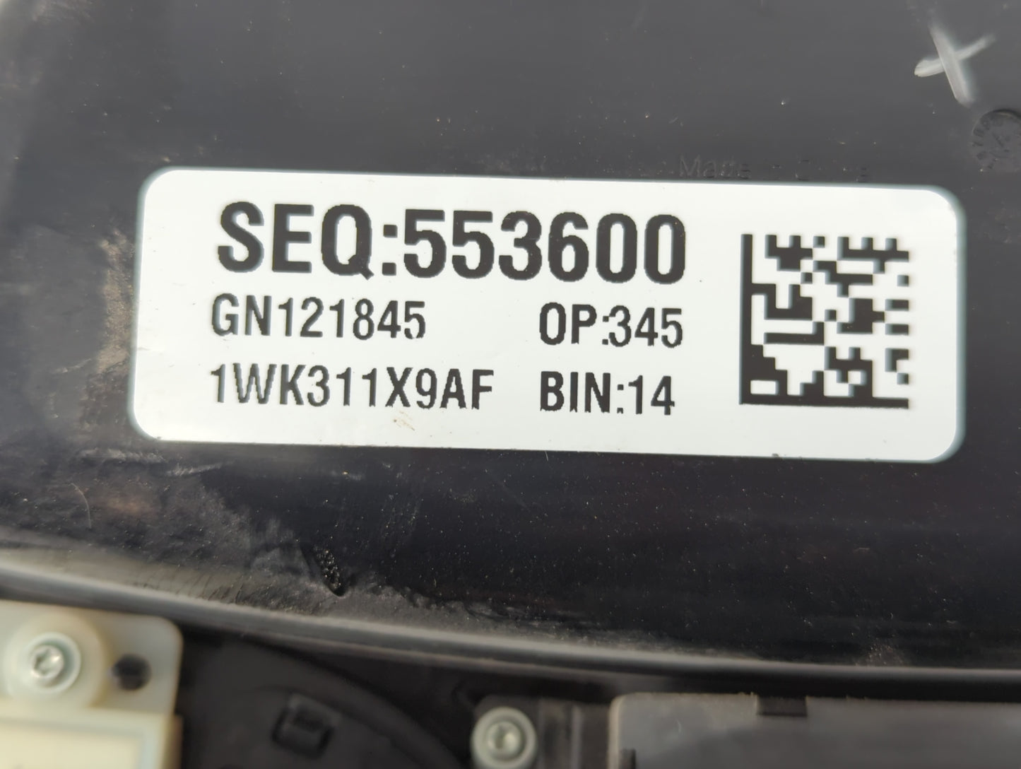 2015-2017 Chrysler 200 Overhead Roof Console Interior Dome Light - Oemusedautoparts1.com