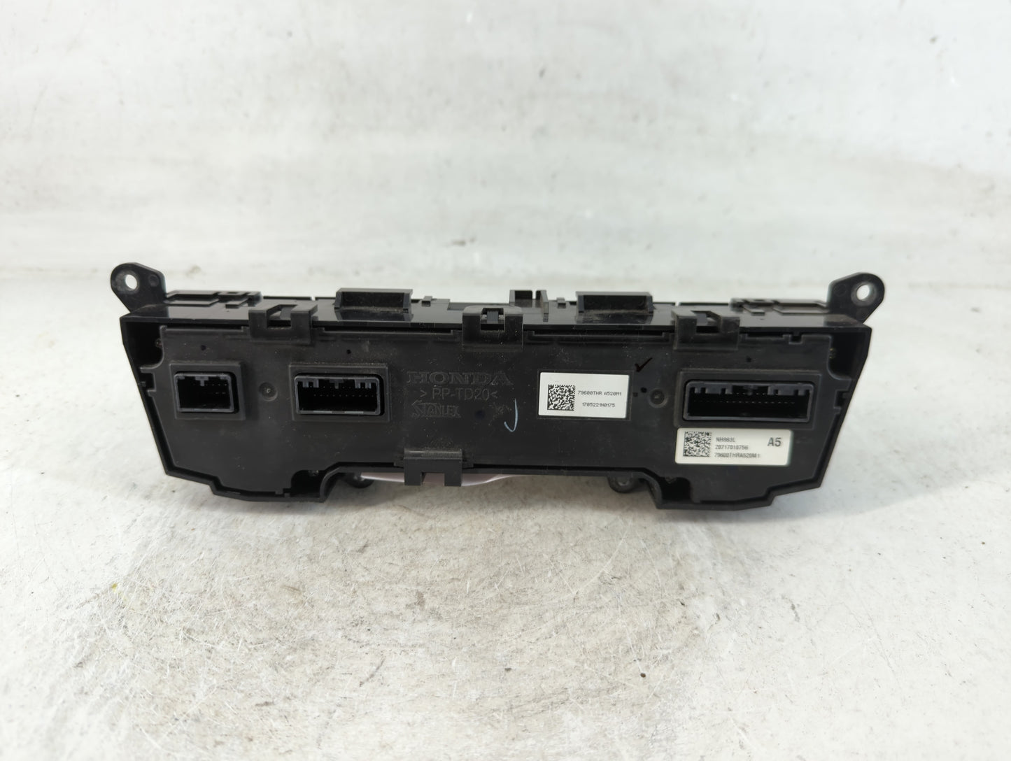 2018 Honda Odyssey Climate Control Module Temperature AC/Heater Replacement P/N:79600THRA520M1 Fits OEM Used Auto Parts - Oemusedautoparts1.com