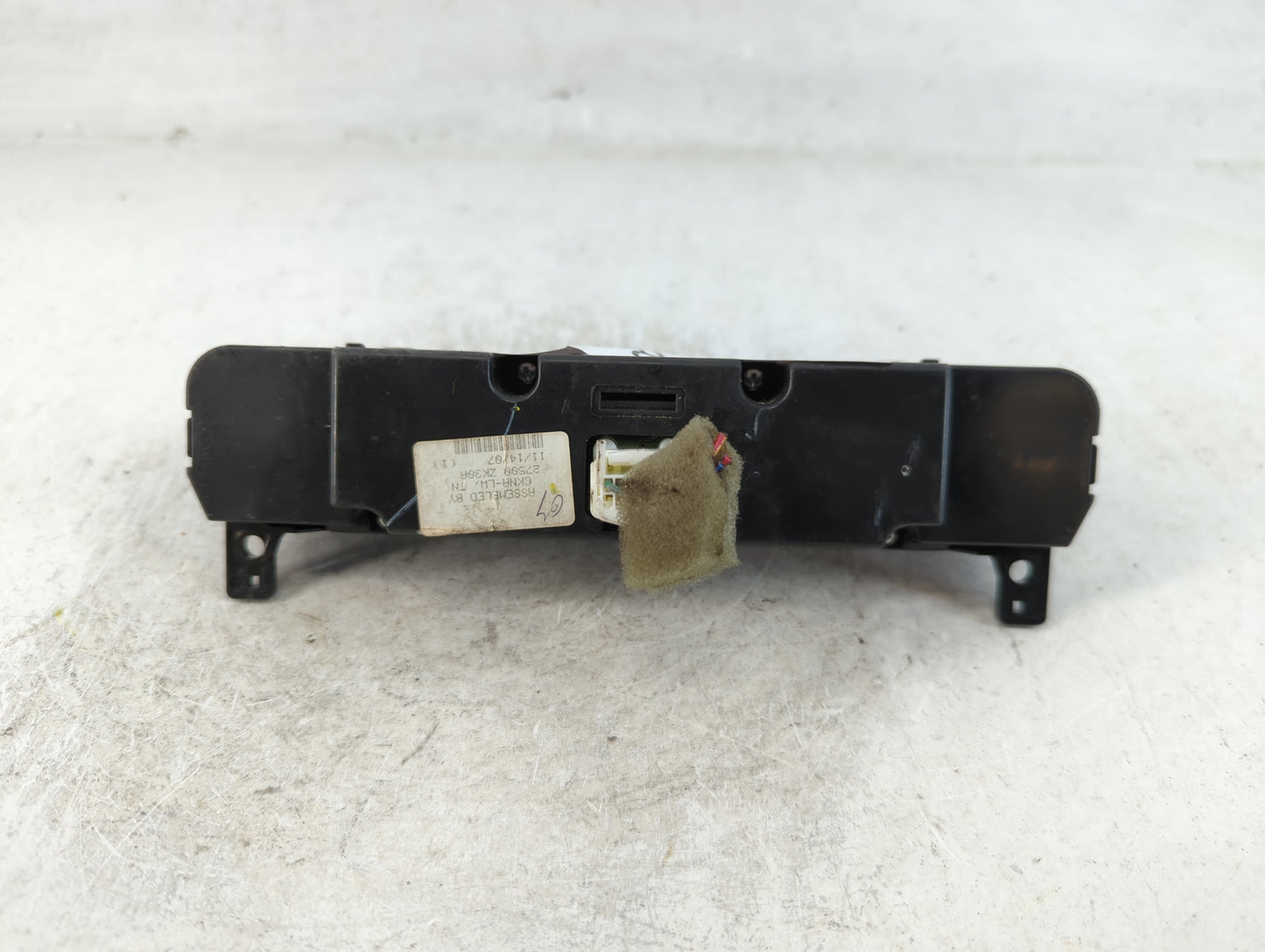 2007-2008 Nissan Maxima Climate Control Module Temperature AC/Heater Replacement P/N:27500 ZK30A Fits Fits 2007 2008 OEM Used Auto Parts - Oemusedautoparts1.com