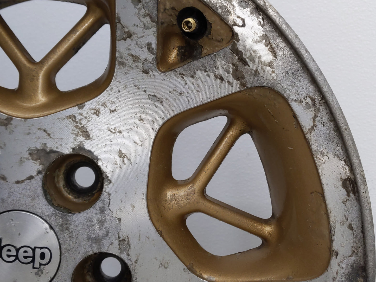 1996-1998 Jeep Grand Cherokee Oem Wheel Rim - Oemusedautoparts1.com