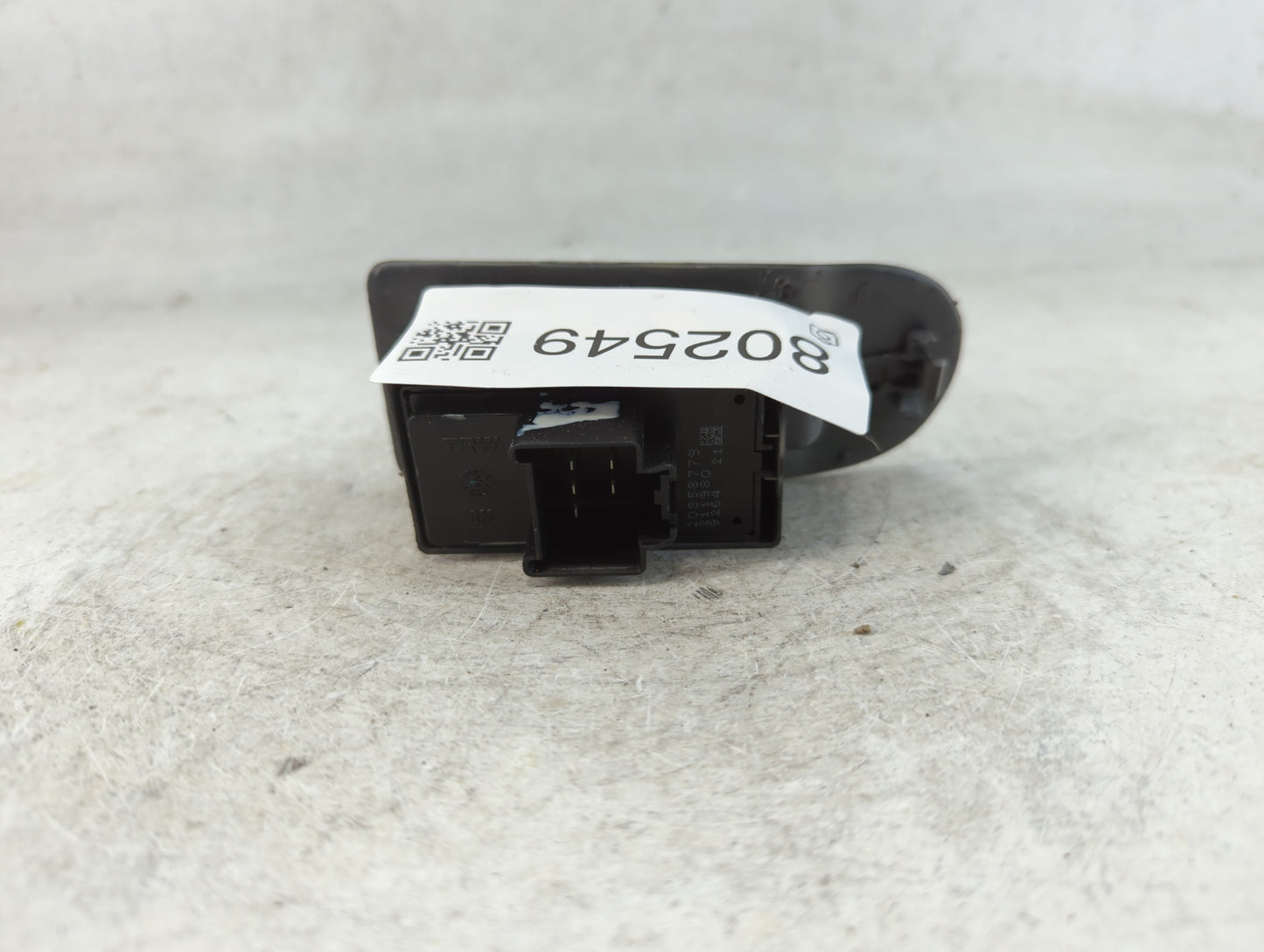 2010-2013 Buick Lacrosse Master Power Window Switch Replacement Driver Side Left P/N:211980 20858779 Fits OEM Used Auto Parts - Oemusedautoparts1.com