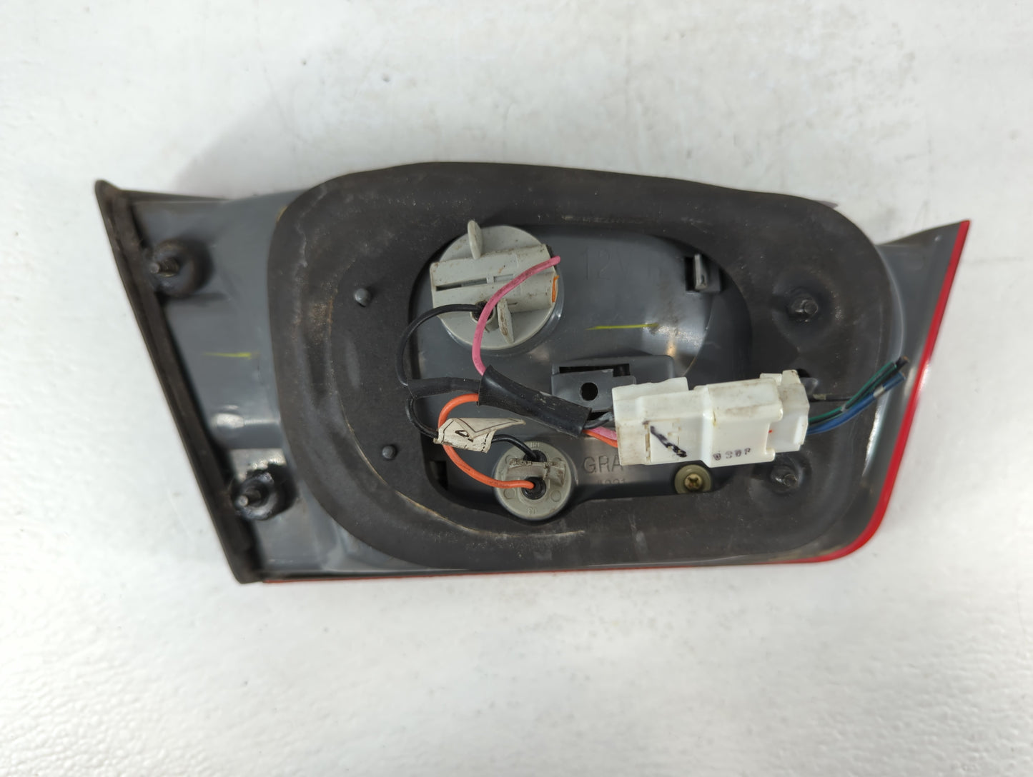 2006-2008 Hyundai Sonata Tail Light Assembly Passenger Right OEM P/N:92404-0A0 Fits Fits 2006 2007 2008 OEM Used Auto Parts - Oemusedautoparts1.com
