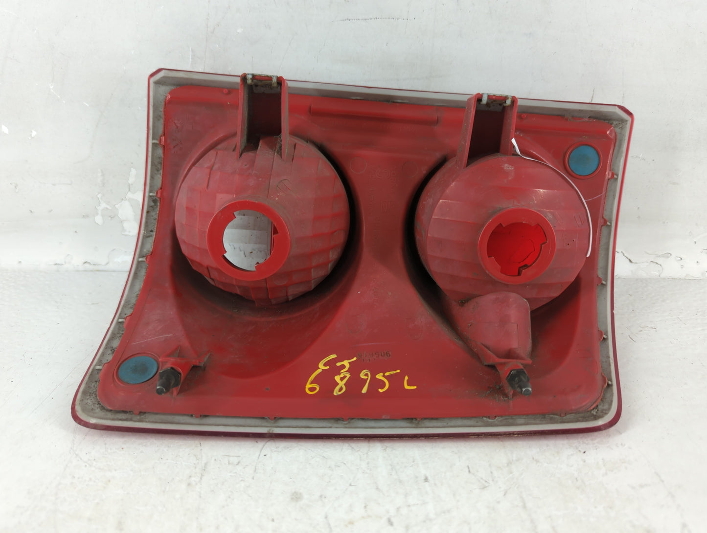 2005-2011 Dodge Dakota Tail Light Assembly Driver Left OEM P/N:55077605AD Fits Fits 2005 2006 2007 2008 2009 2010 2011 OEM Used Auto Parts - Oemusedautoparts1.com