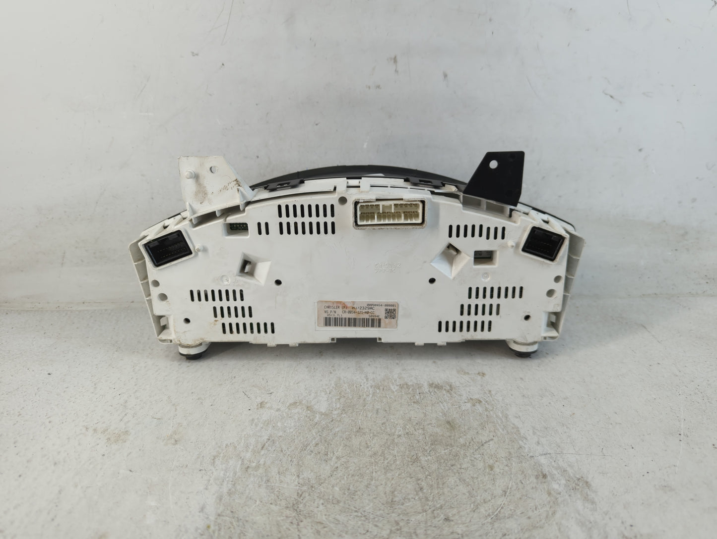 2007 Jeep Commander Instrument Cluster Speedometer Gauges P/N:05172329AB 05172329AC, 05172329AD Fits OEM Used Auto Parts - Oemusedautoparts1.com