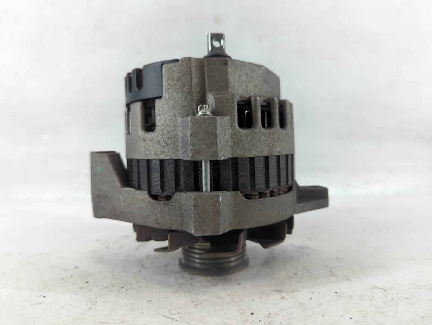 1995 Chevrolet Suburban 1500 Alternator Replacement Generator Charging Assembly Engine OEM P/N:63107 41511 1341-5-11 Fits OEM Used Auto Parts - Oemusedautoparts1.com