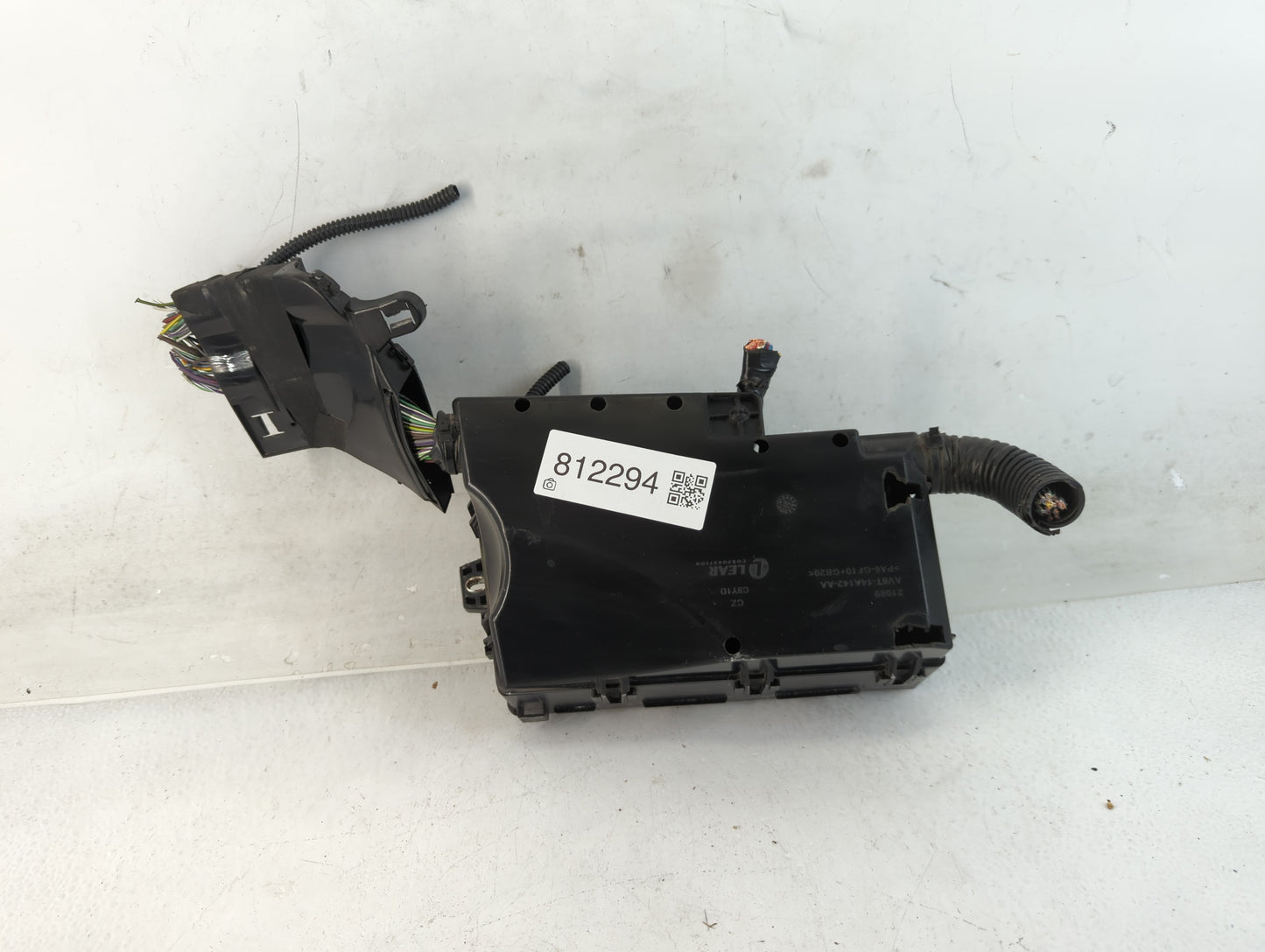 2012-2014 Ford Focus Fusebox Fuse Box Panel Relay Module P/N:AV6T-14A067-AB Fits Fits 2012 2013 2014 OEM Used Auto Parts - Oemusedautoparts1.com