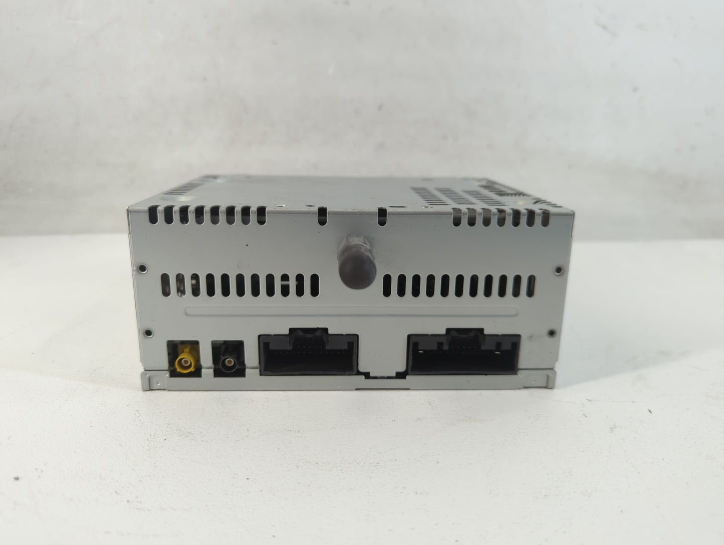 2013 Ford Explorer Radio AM FM Cd Player Receiver Replacement P/N:DB5T19C107FD Fits OEM Used Auto Parts - Oemusedautoparts1.com