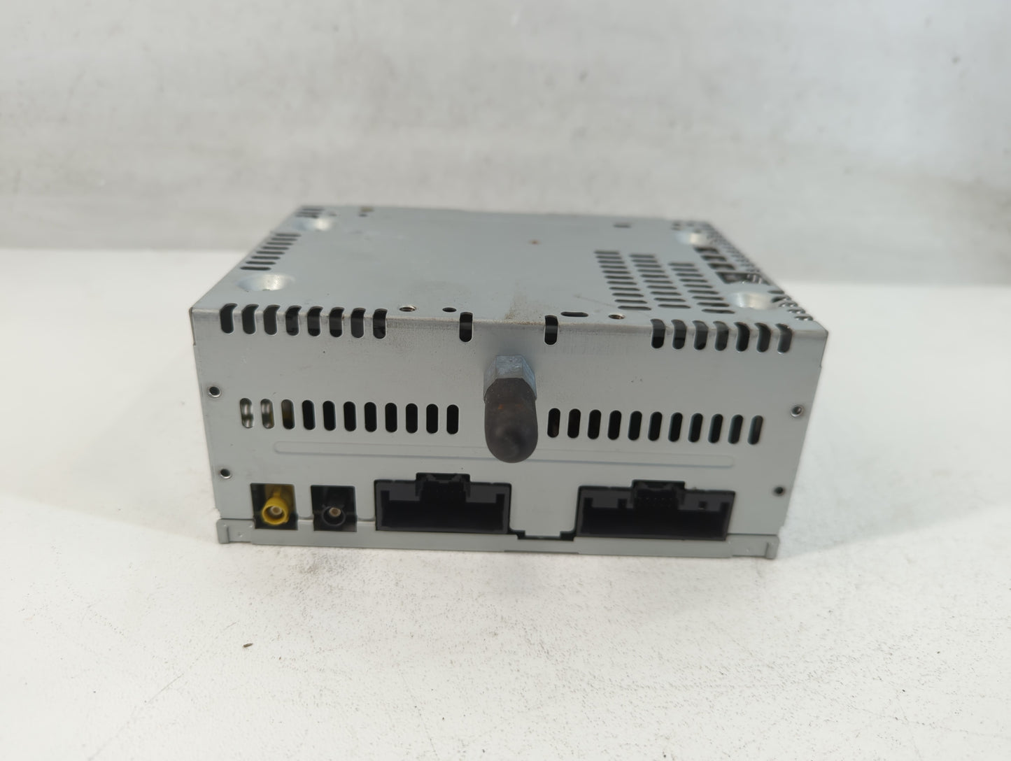 2013 Ford Explorer Radio AM FM Cd Player Receiver Replacement P/N:DB5T-19C107-GC Fits OEM Used Auto Parts - Oemusedautoparts1.com