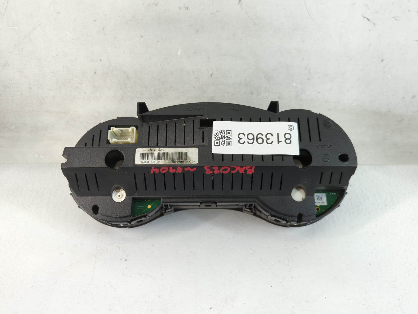 2006-2007 Mercedes-Benz R500 Instrument Cluster Speedometer Gauges P/N:A251 540 97 47 Fits Fits 2006 2007 OEM Used Auto Parts - Oemusedautoparts1.com