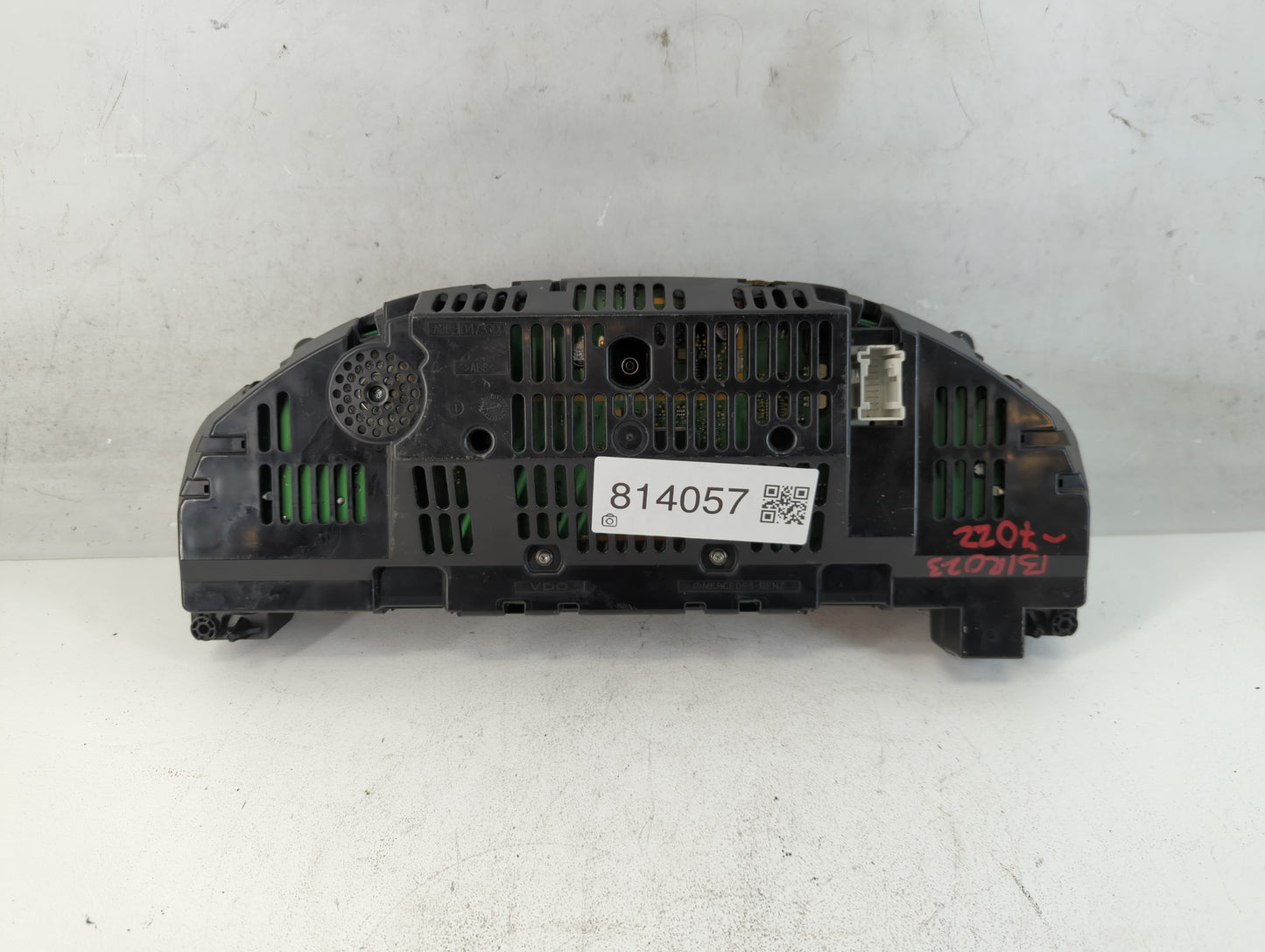 2013 Mercedes-Benz Cls550 Instrument Cluster Speedometer Gauges P/N:A 218 900 69 04 Fits OEM Used Auto Parts - Oemusedautoparts1.com