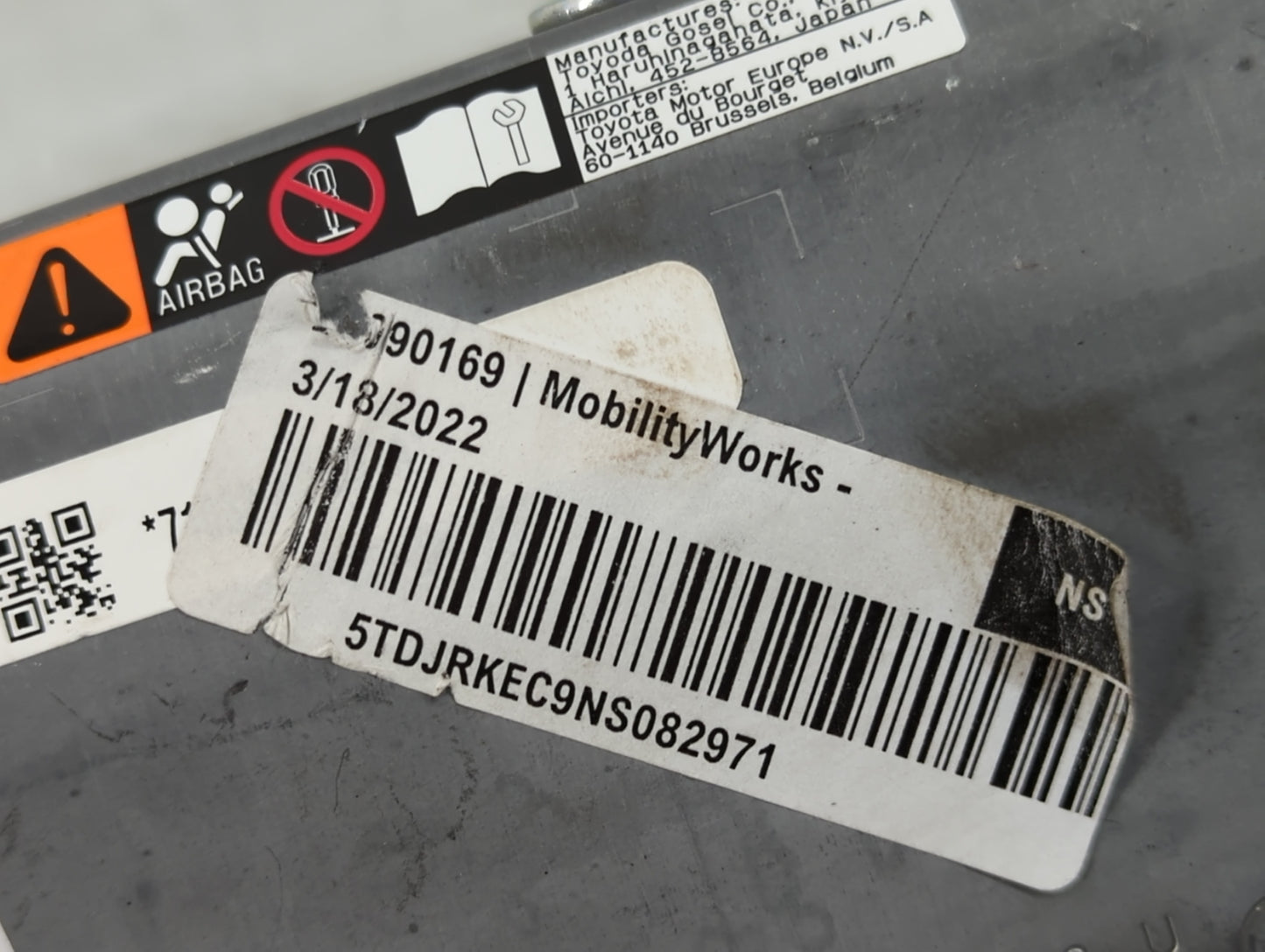 2019-2022 Toyota Rav4 Air Bag Driver Left Knee OEM Fits Fits 2019 2020 2021 2022 OEM Used Auto Parts - Oemusedautoparts1.com
