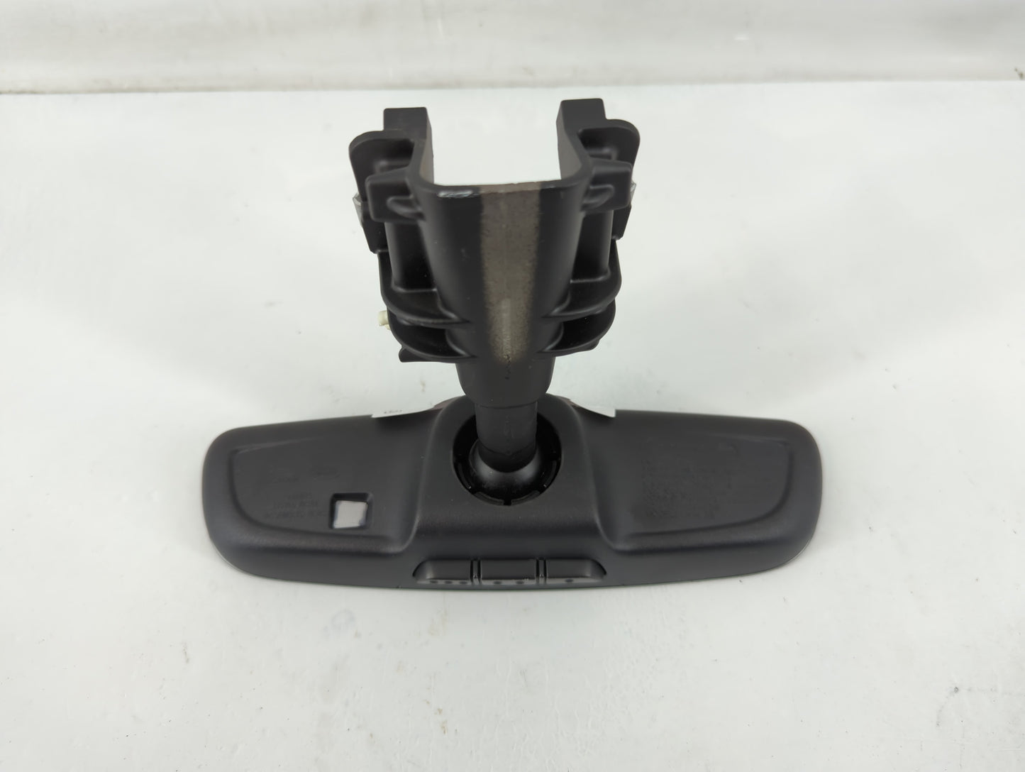2020 Land Rover Discovery Sport Interior Rear View Mirror Replacement OEM P/N:E11048560 Fits OEM Used Auto Parts - Oemusedautoparts1.com